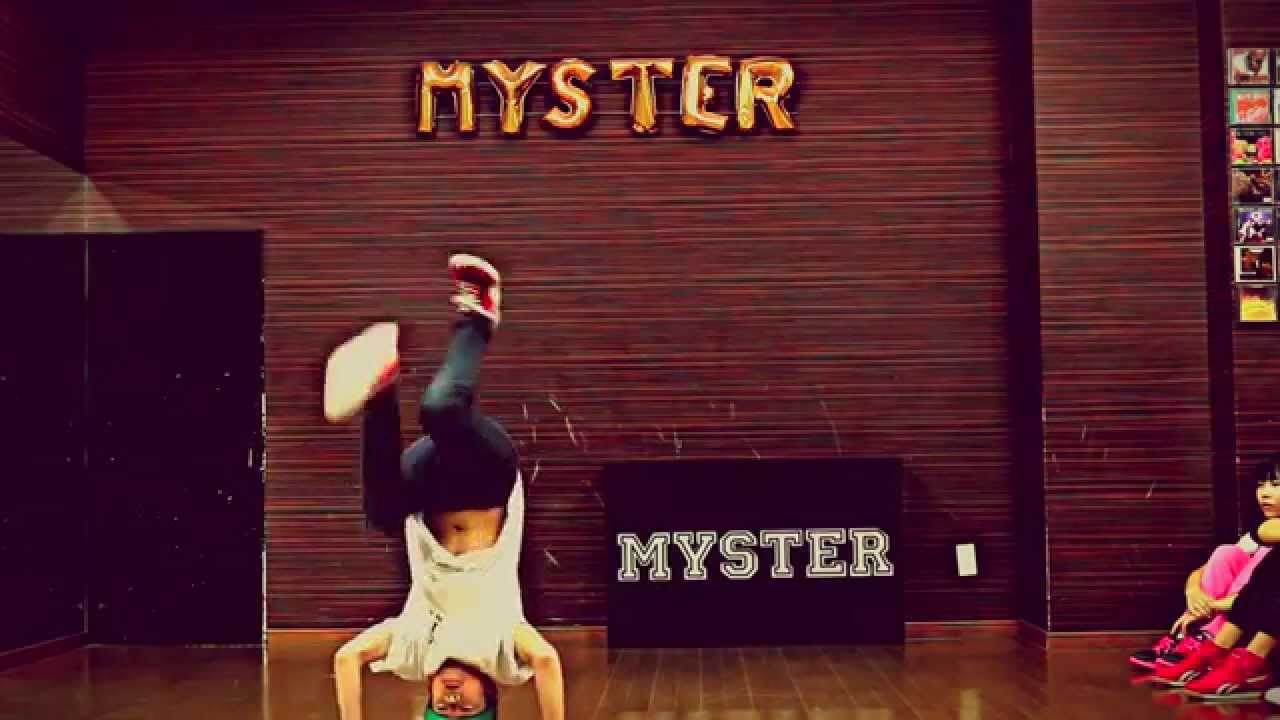 B BOY REY and SHIN practice Breaking hip hop rana