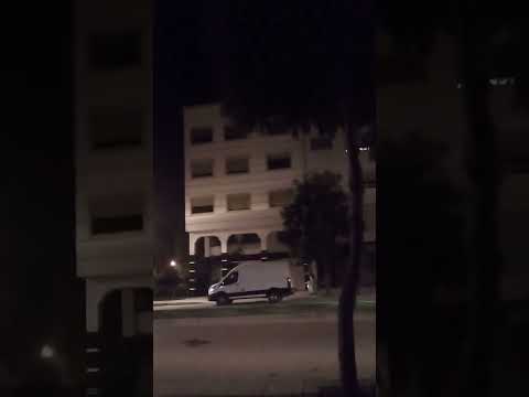 باكية لا يمكن أن أفرح ولا يمكن أن أتكلم عن أزمتي إسمي فتحية الغربي الجنسية وأصل مغربي