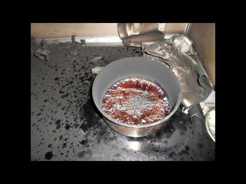 Эксперимент по тушению горящего масла