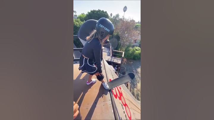 When Tony Hawk helped Sky Brown to face her fear and go down the mega ramp ❤️👏 | #shorts