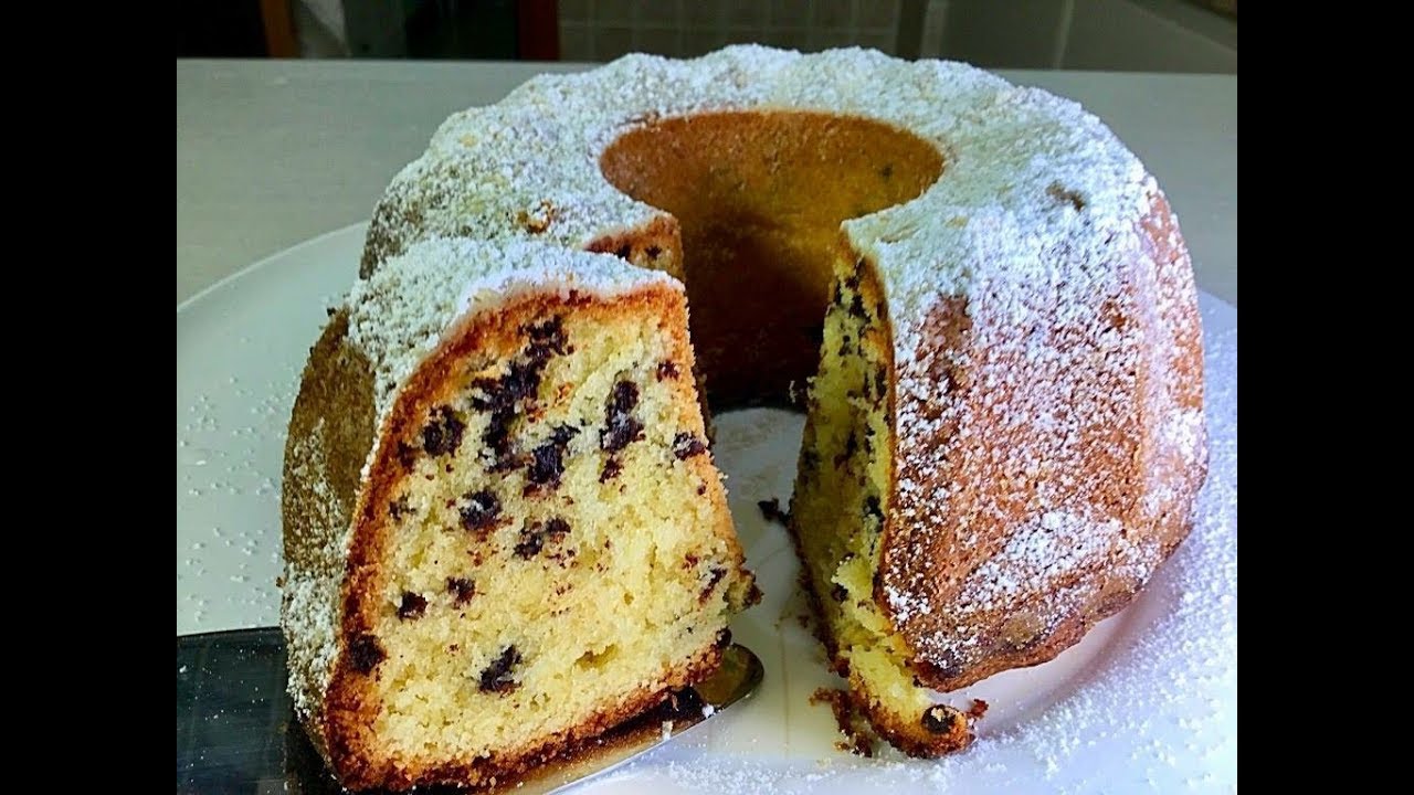 Ciambellone al burro con gocce di Cioccolato