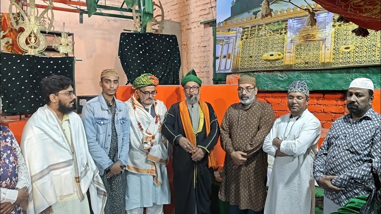 POOR KI FATHIHA CHAMRAJPET DARGAH  DADA PAHAD SAJJADE HAZRAT SYED MUHIYDIN KHADRI KOAIZAZ PESH KIYA 