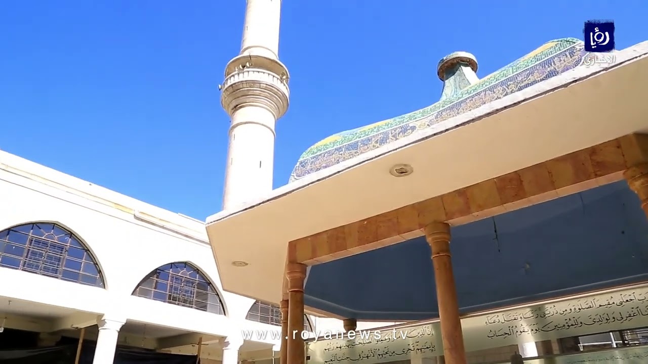 جانب من أعمال ترميم المسجد الحسيني