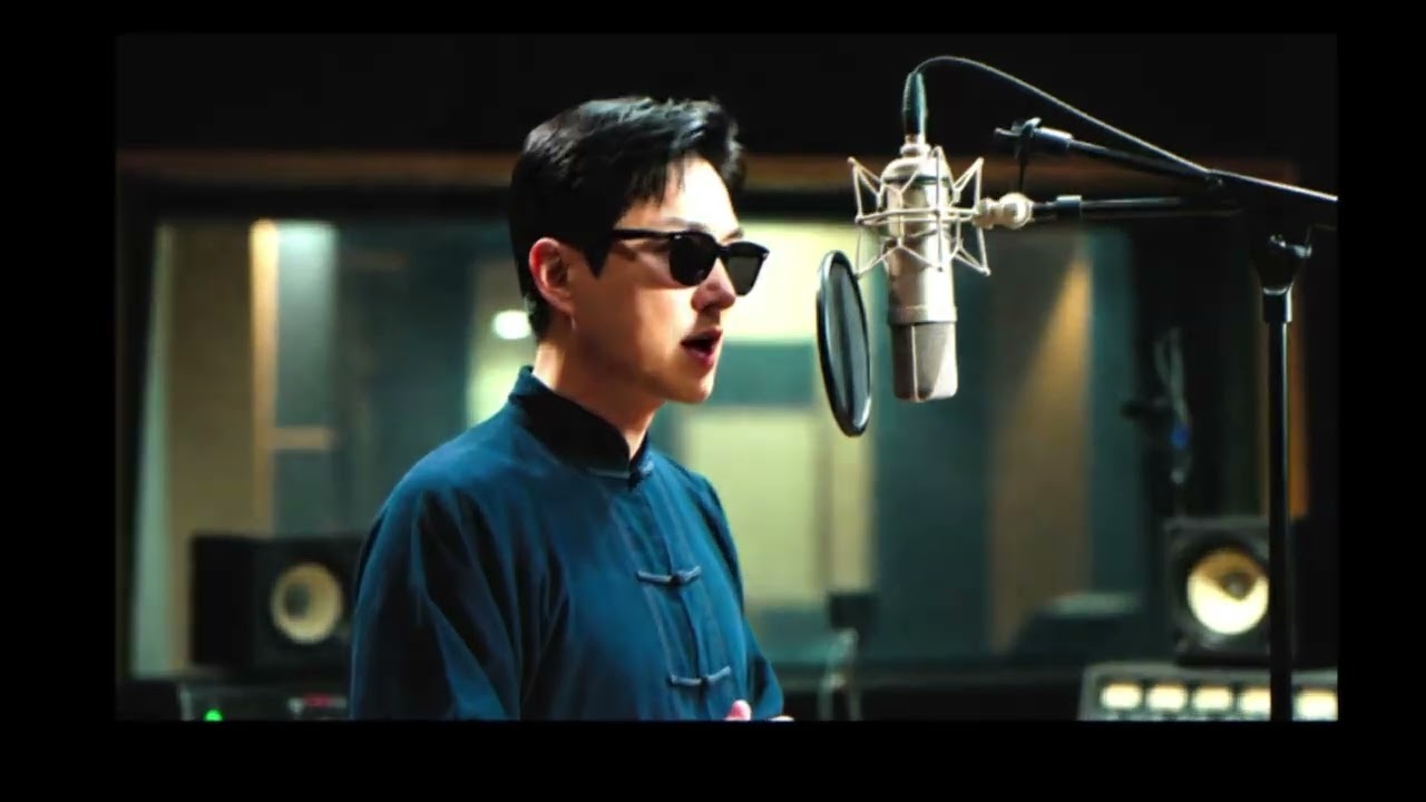 《拿錢去丟海》“Throwing Money into the Ocean”