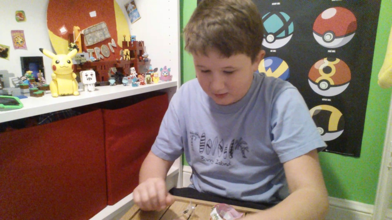 Shopkins Christmas bauble blind bag opening!