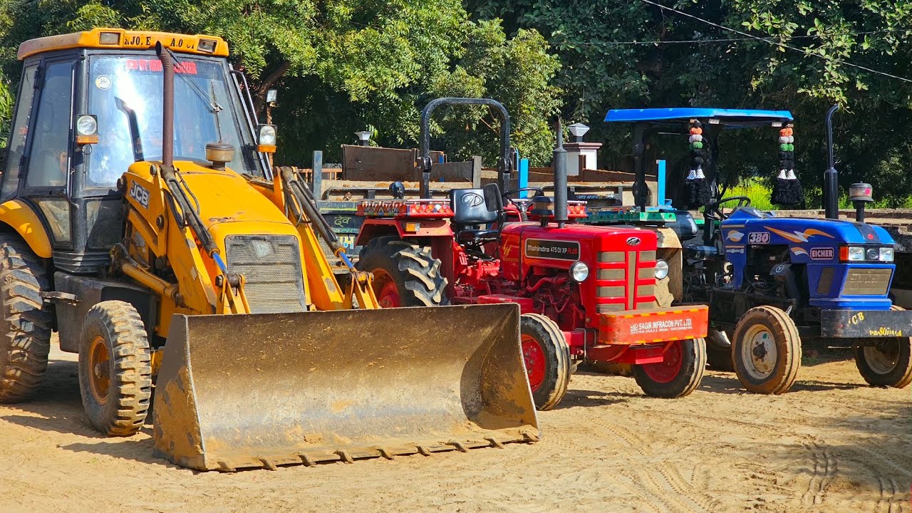 New JCB 3dx Xpert Loading Mud in Trolley New Mahindra 575 Di got Fired while Massey 1035 Sonalika 60