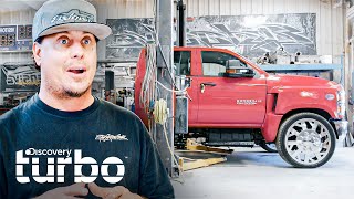 Instalando una nueva suspensión en una camioneta Kodiak | Texas Metal | Discovery Turbo