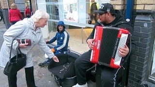 THE ULTIMATE STREET ACCORDIONIST. 720HD.