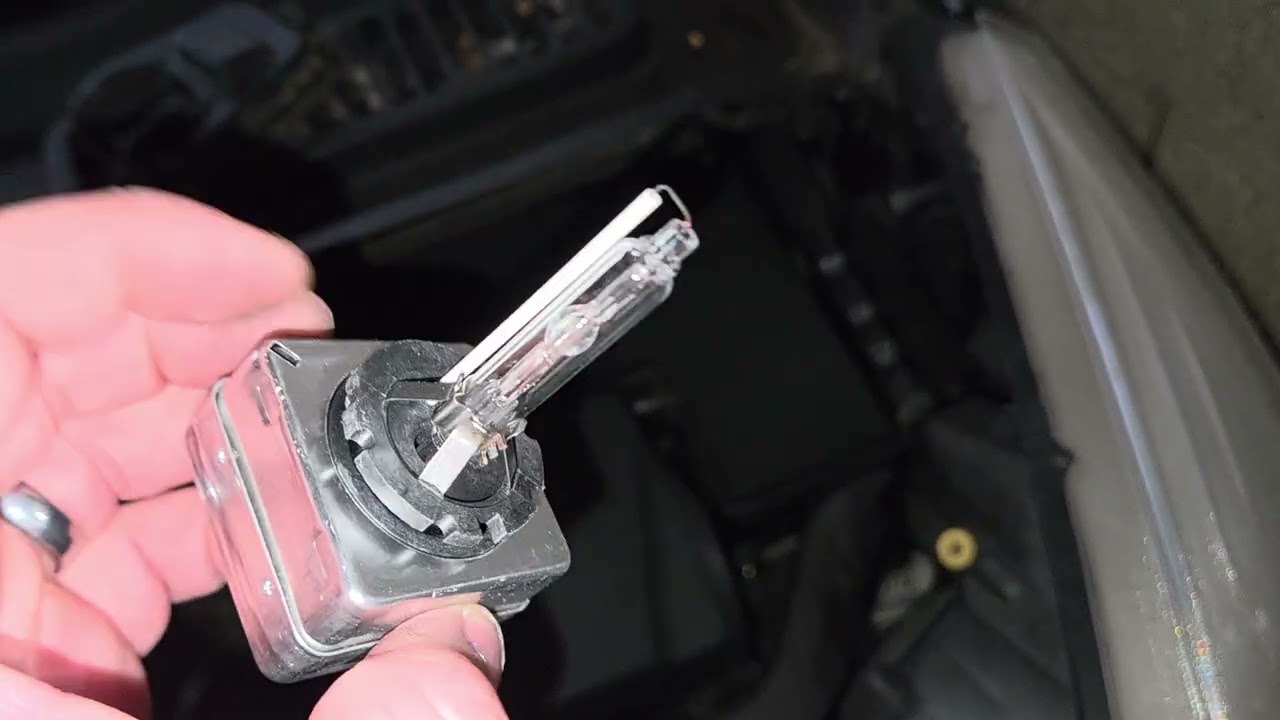 Ford Kuga MK2 HID/D3S Headlight Bulb Replacement