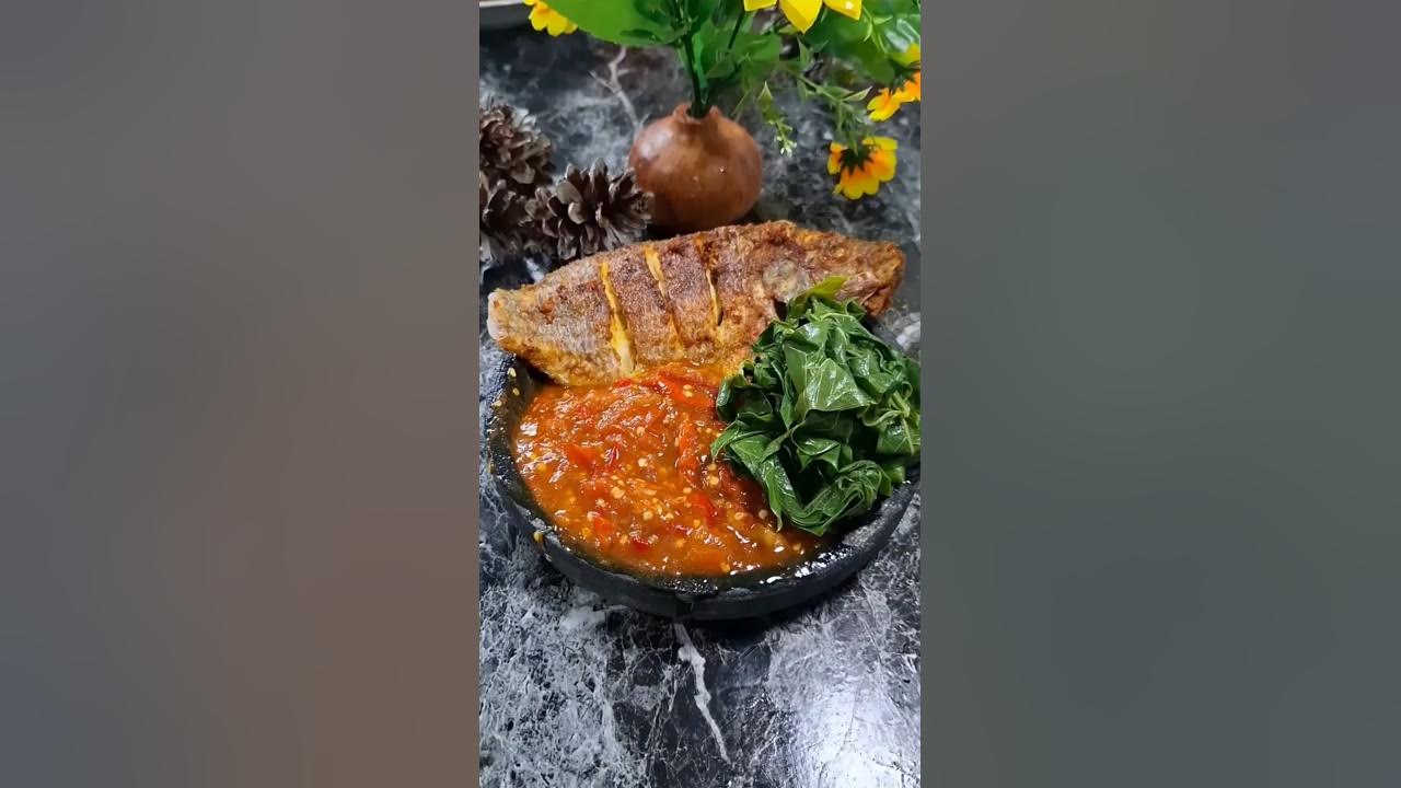 Lalapan daun singkong sambal terasi#shots #cooking #resepsimple #masakansederhana Lalapan daun singkong sambal terasi#shots #cooking #resepsimple #masakansederhana