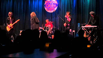 Martha Davis & The Motels. "Only The Lonely" Beacon,NY 04.19.15