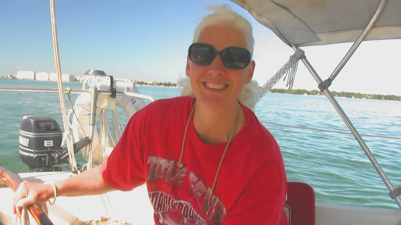 Dead Calm Life Aboard - Sailing Hideaway Com Pac 23