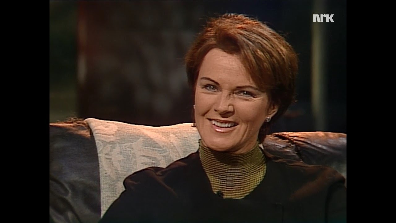 FRIDA ANNI-FRID LYNGSTAD - ÄVEN EN BLOMMA + INTERVIEW  [INTERVIEW SUBTITLED] (1996)