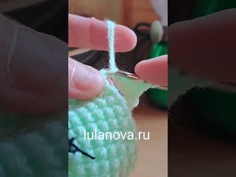 Как связать крючком ЛЕВОЕ УХО дракона на бутылку шампанского #драконкрючком