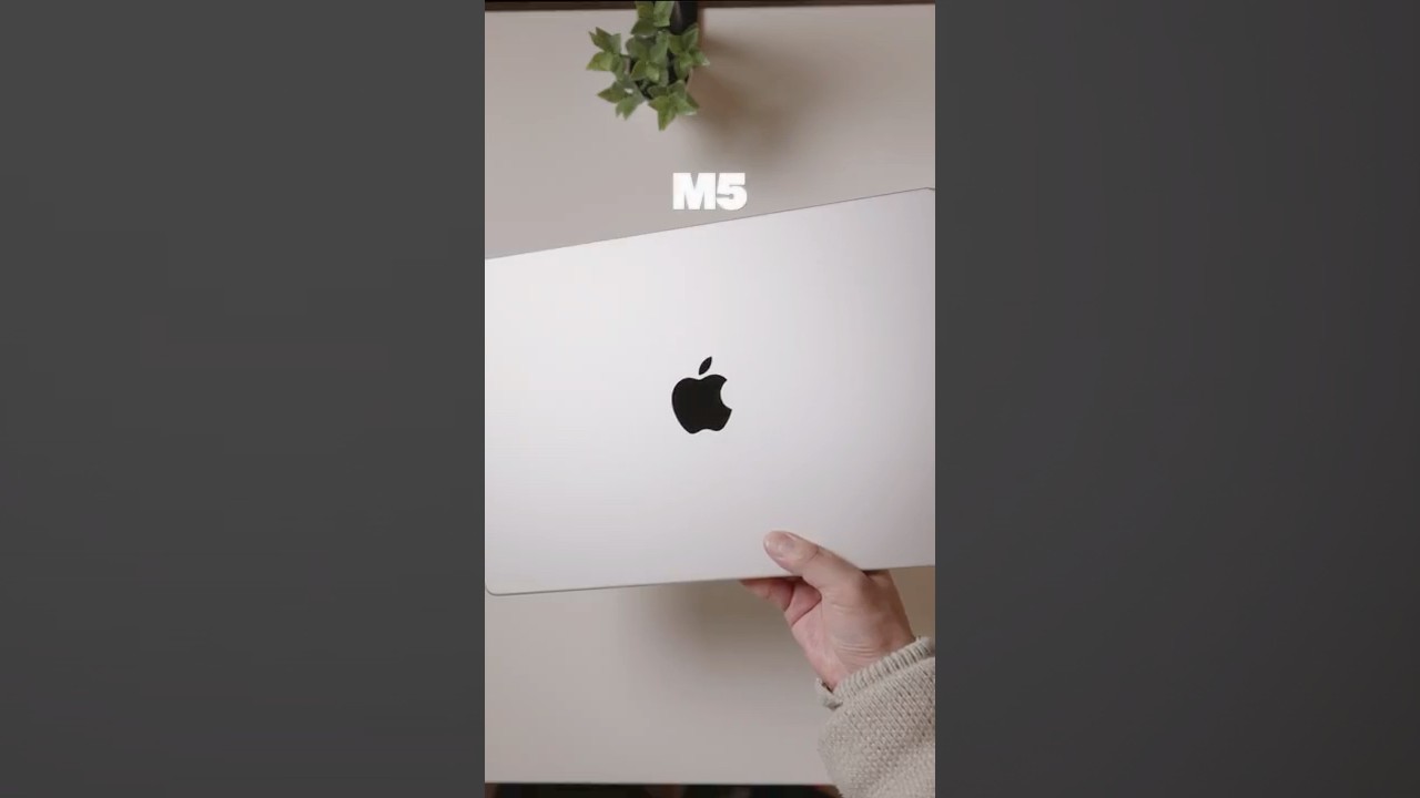 M5 Macbook Pro Silver Unboxing 