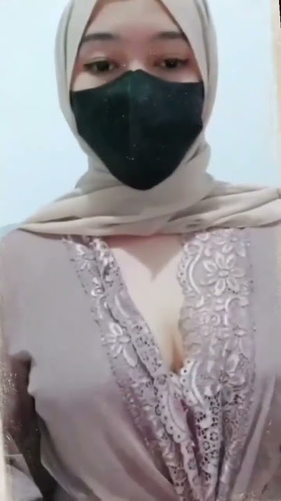 Girl in Hijab Shows Cleavage