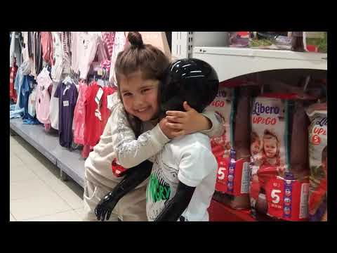 რუთი საყიდლებზე ელსი ვაიკიკში Ruth shopping in LC Waikiki