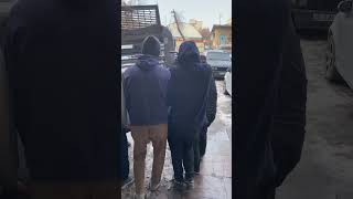 Заводили новый итальянский тестомес flamic в цех... он чертовски тяжелый, 6 человек тащили