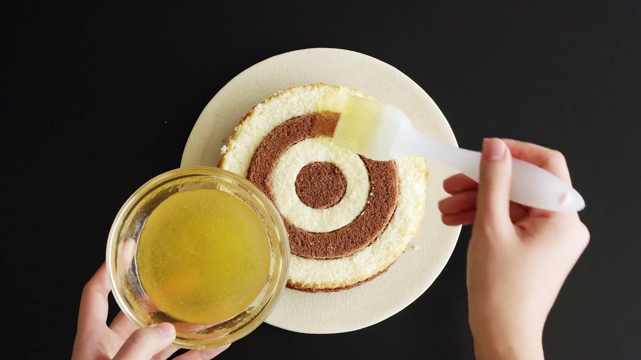 Bring This Checkered Cake to the Holiday Party, Impress Everyone | Tastemade Japan