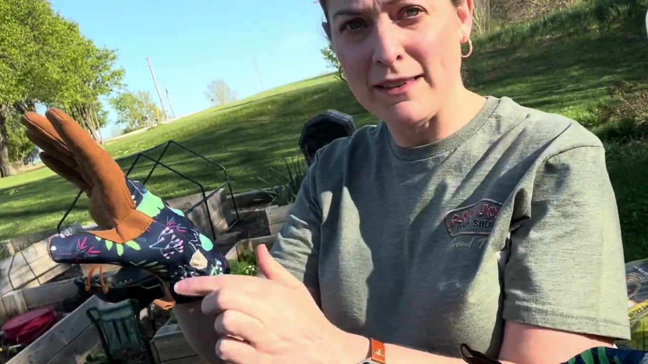 My favorite gardening gloves - demo & review