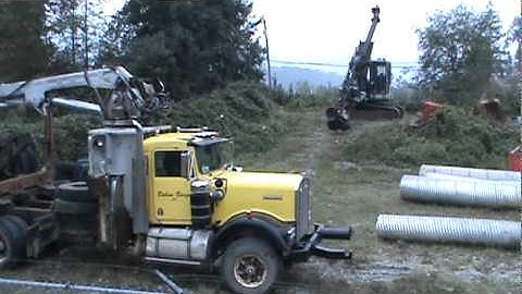 Kenworth self Loading Logging Truck