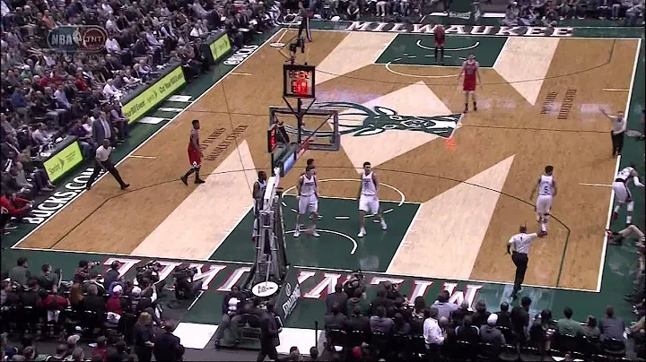 Bucks' Giannis Antetokounmpo ejected flagrant foul...