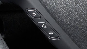 2017 Infiniti QX50 - Making, Receiving, and Ending a Call (if so equipped)