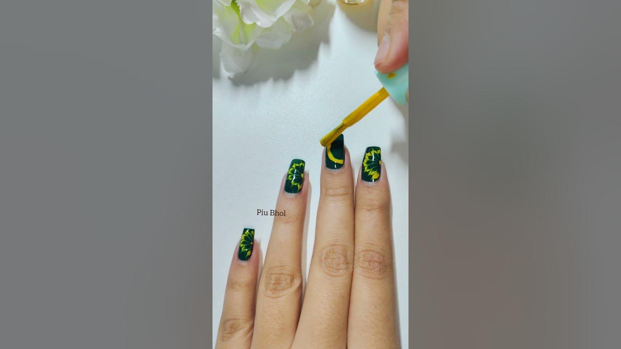 🧷🌼Easy flower Nail art designs at home 💅🏡#nailart #piubhol #shorts