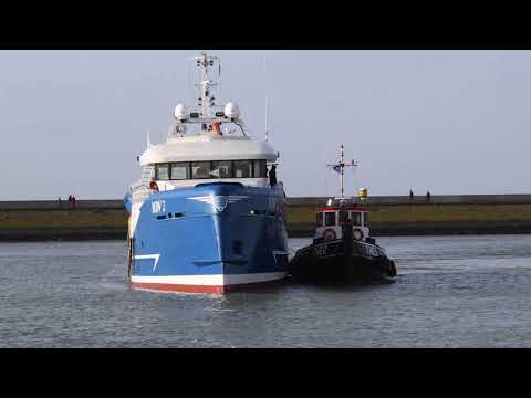 MDV 2 word de haven van Harlingen binnen gesleept na een volledige black-out op zee te hebben gehad.