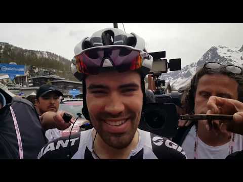 Video: Giro d'Italia 2018: Viviani đánh bại Bennett để giành Chặng 17 khi về đích nước rút