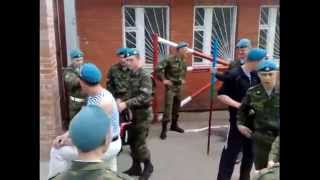 ПРИКОЛЫ В РОССИЙСКОЙ АРМИИ !Чем занимаются солдаты в армии! TRICKS IN the RUSSIAN ARMY! YouTube ПРИКОЛЫ В РОССИЙСКОЙ АРМИИ !Чем занимаются солдаты в армии! TRICKS IN the RUSSIAN ARMY! YouTube