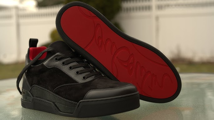 Conoces el origen de la suela roja de los zapatos? – Romero Pineda