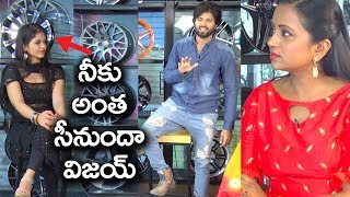 Heroine Embarrass Vijay Devarakonda For Arjun Reddy Film | Taxiwala | Filmy Monk Heroine Embarrass Vijay Devarakonda For Arjun Reddy Film | Taxiwala | Filmy Monk