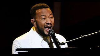 ✅  John Legend dedicates emotional BBMAs performance to Chrissy Teigen in return