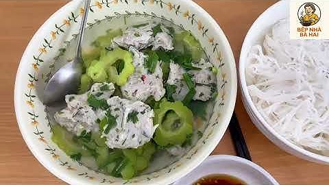 Nấu lẩu khổ qua với cá thác lác cực đơn giản - A simple hotpot