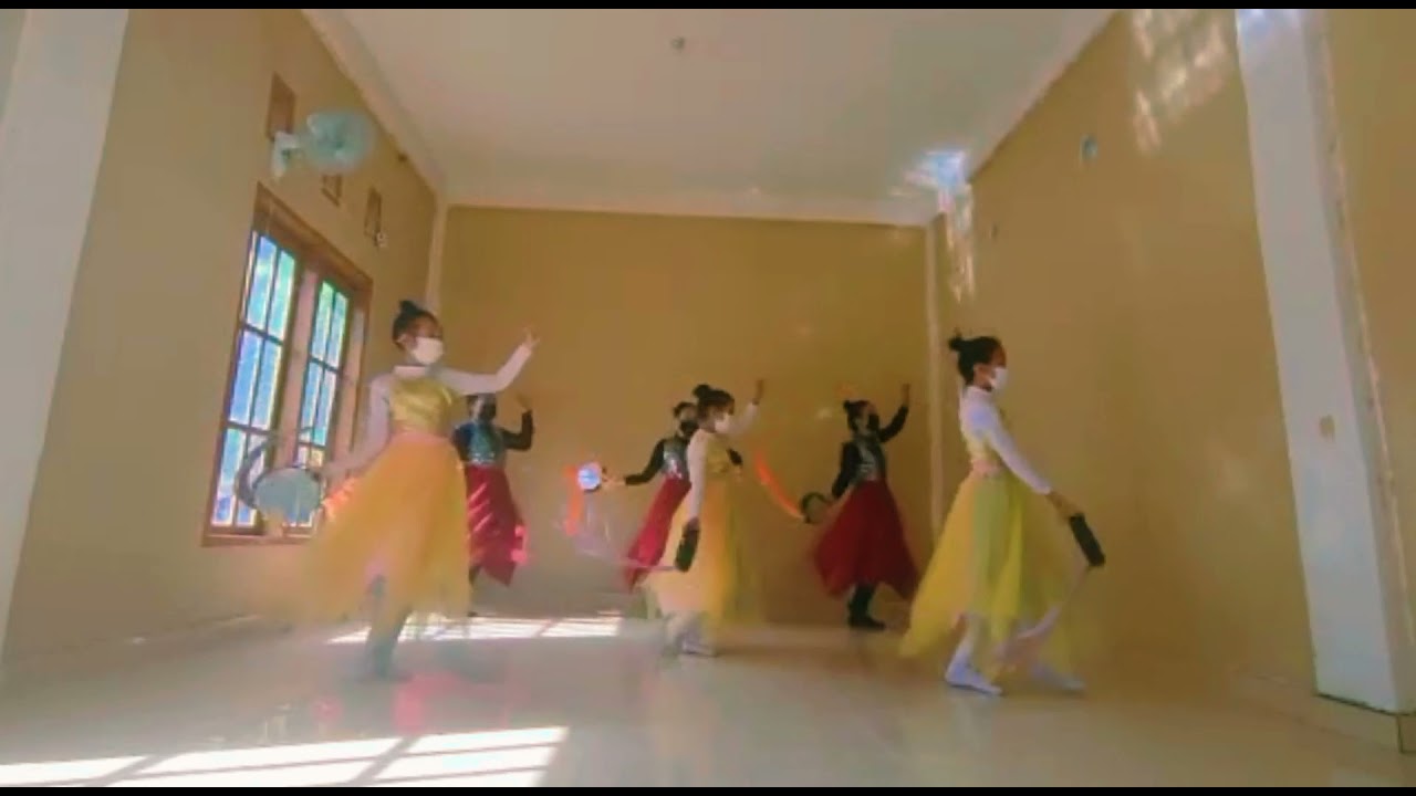 Atraksi Tamborine - Datanglah dan Bertahta Great is our God.