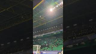 Borussia Dortmund Ist Heute Abend Zum Spiel Gegen Sporting In Lissabon Unterwegs