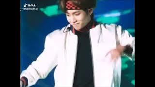 Challenge tahan senyum sama  Taehyung /V BTS/