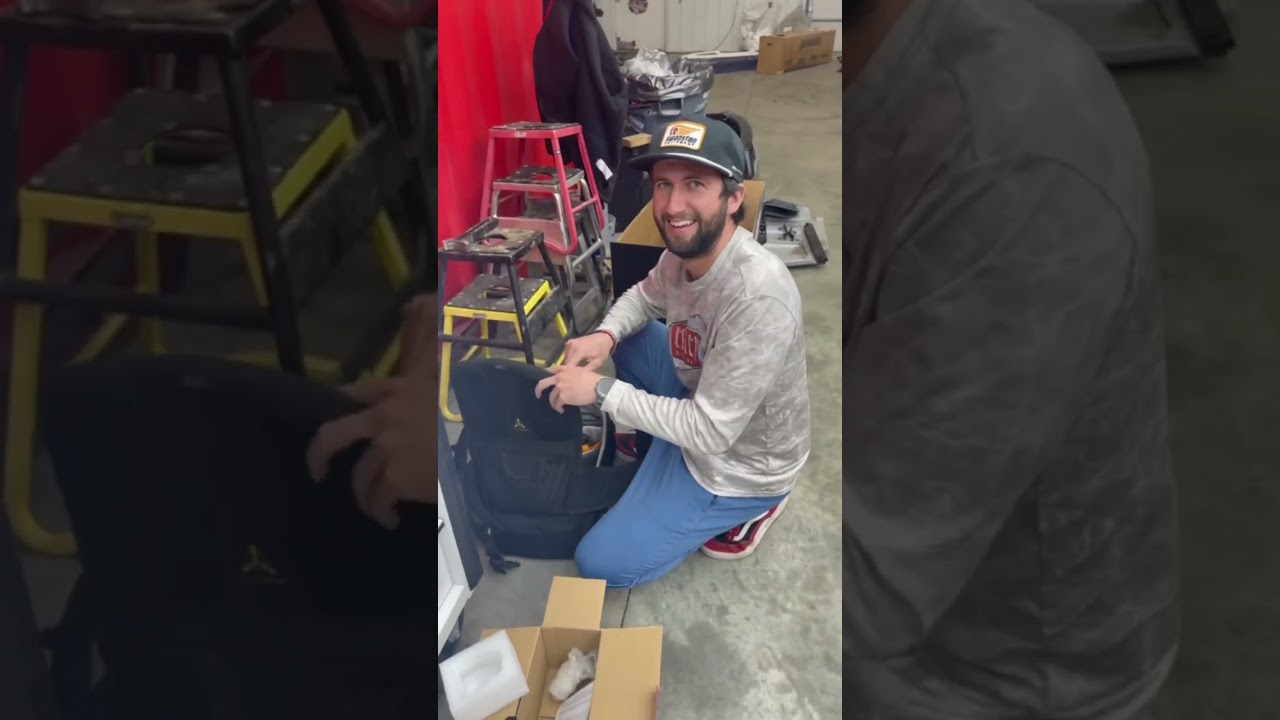 Which @CboysTV knows the most about trucks? #customoffsets #liftedtrucks #shorts