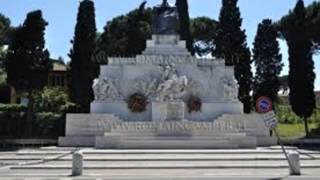 Dietro Al Monumento Di Mazzini