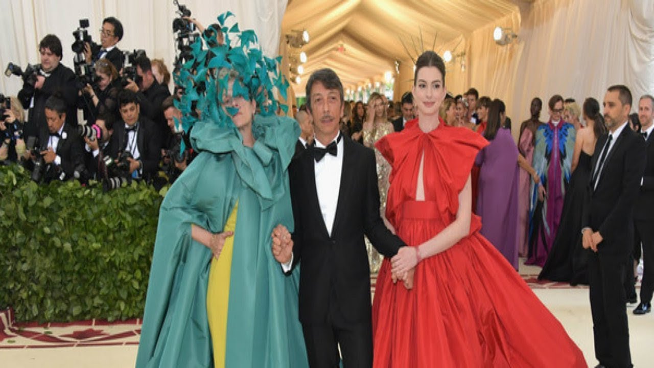 video phone beyonce mp3 Francis MCdormand, Anne Hathaway & Sarah Paulson Met Gala 2018 Interview With Edward Barsamian