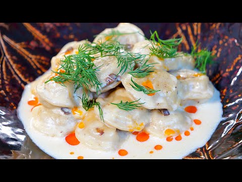 Жареные пельмени в сырном соусе
