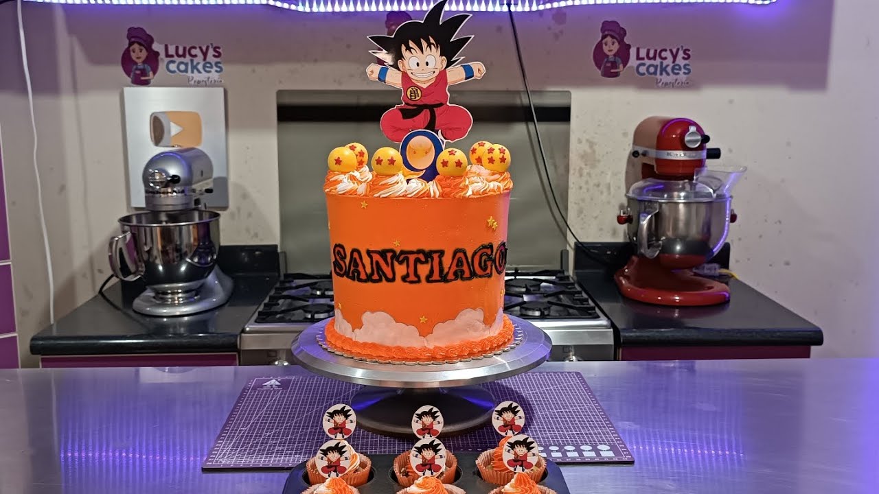 Este PASTEL de GOKÚ fue COMPLICADO pero FÁCIL de decorar | ESFERAS con CHOCOLATE y FONDANT y MANTECA