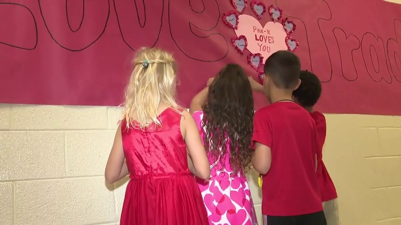Coconut Creek students choose love on 2-year anniversary of Parkland school shooting
