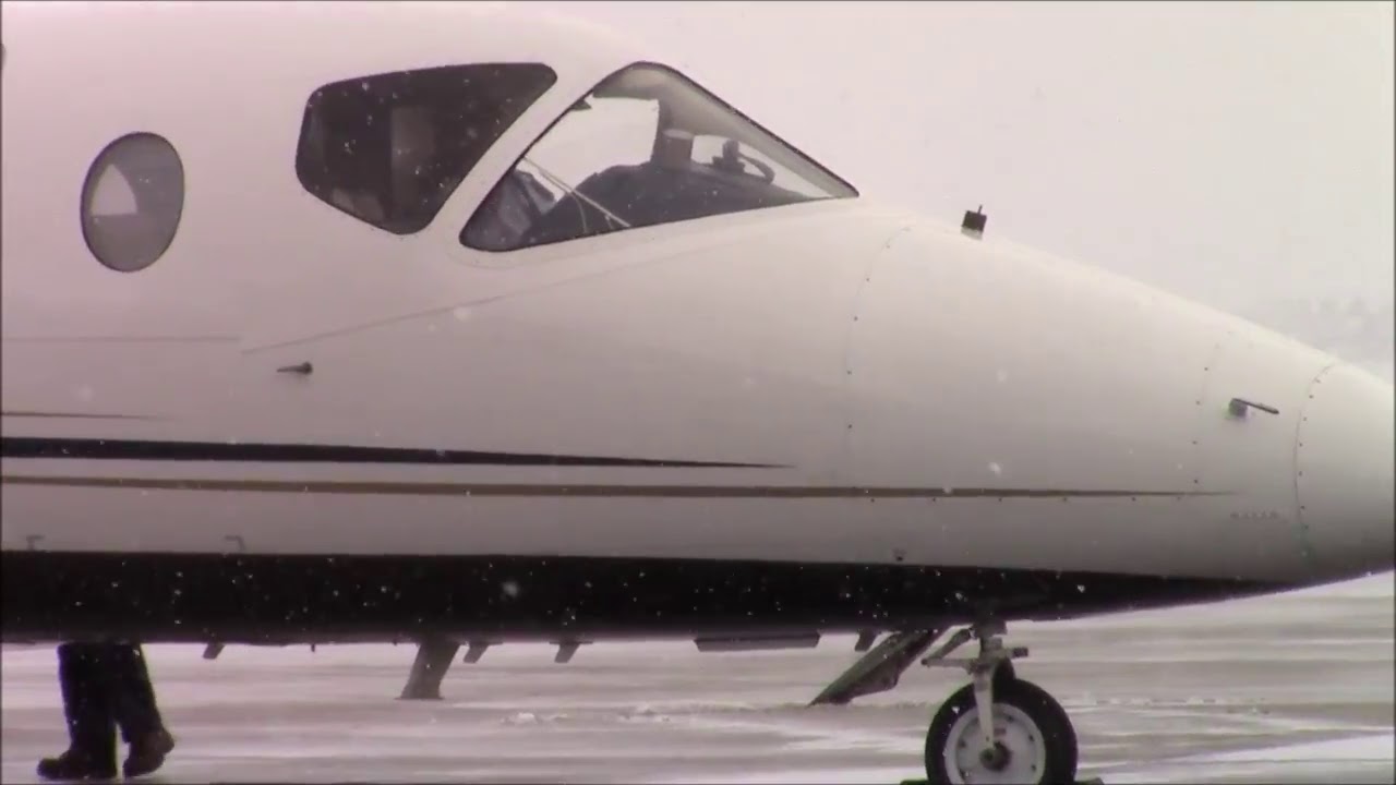 Flight Options - Beechjet 400 - Engine Start and Taxi