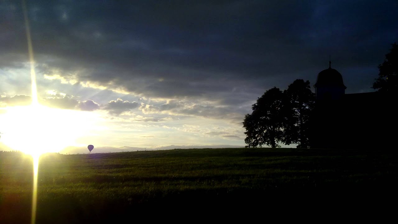 Vesmírná kapela - Ať požehnán je Bůh