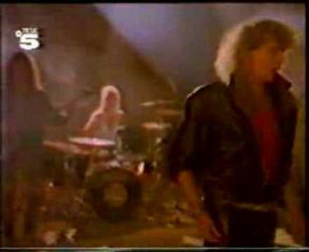 Top Tracks - 220 Volt