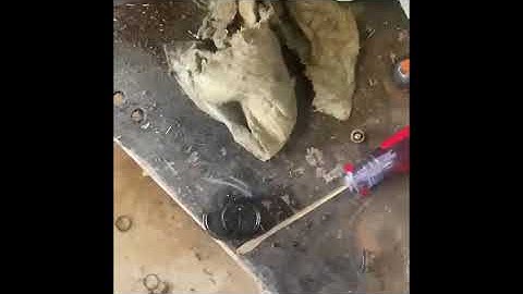 Rebuilding John Deere 6000 sprayer boom cylinders