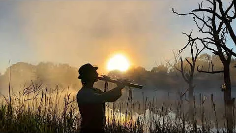 Native American Flute played at sunrise - Christia...