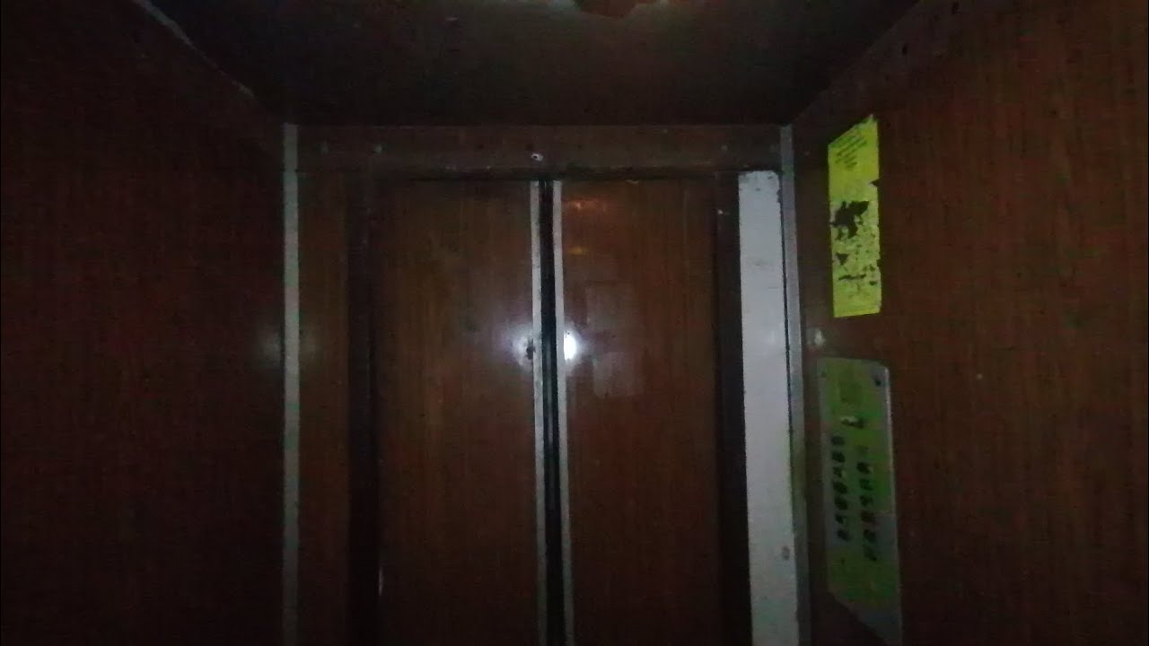 Попутка помешала доснять грузопассажирсский лифт! Лифты МОЭЛЗ КМЗ 1981Г Новгородская 139